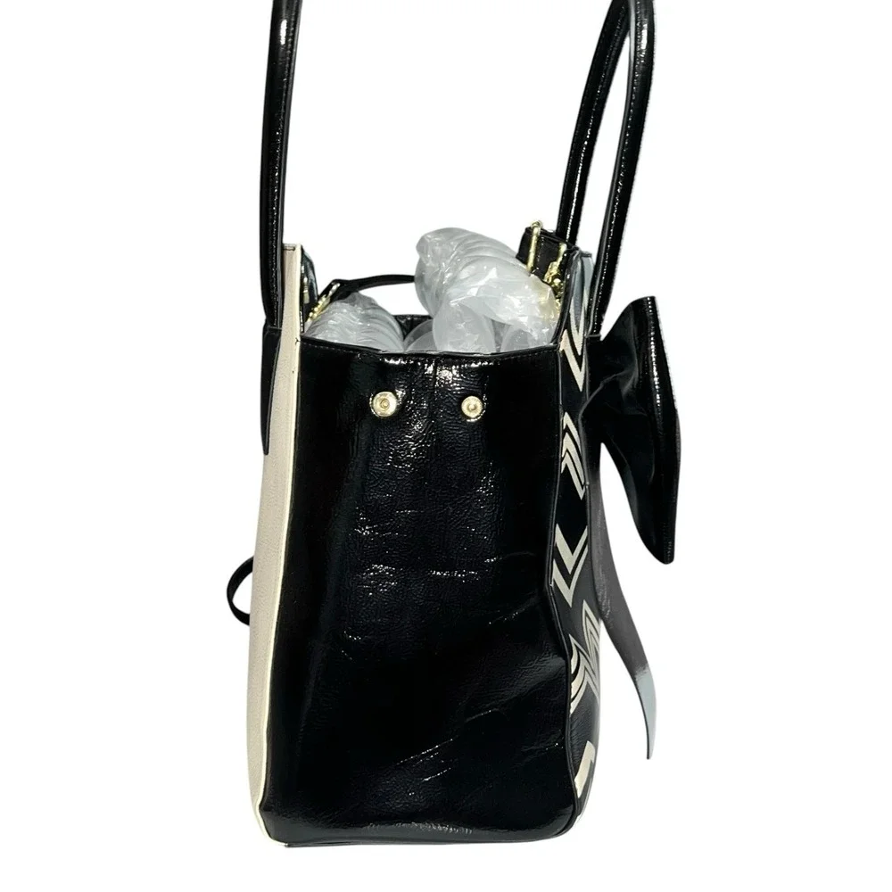 Betsey Johnson Large SATCHEL BLACK WHITE with BIG BOW Zig Zag Print Faux Leather